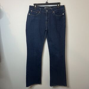 Levi's Women's Jeans 10 / 30‎ Slight Curve Classic Boot Cut Medium Wash Stretch